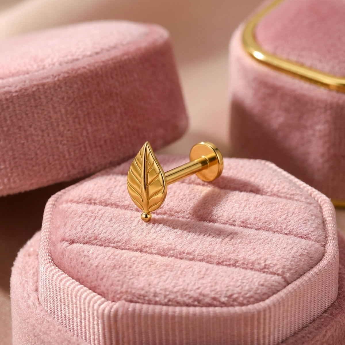 Minimalist Leaf Nose Pin - side view in 925 sterling silver