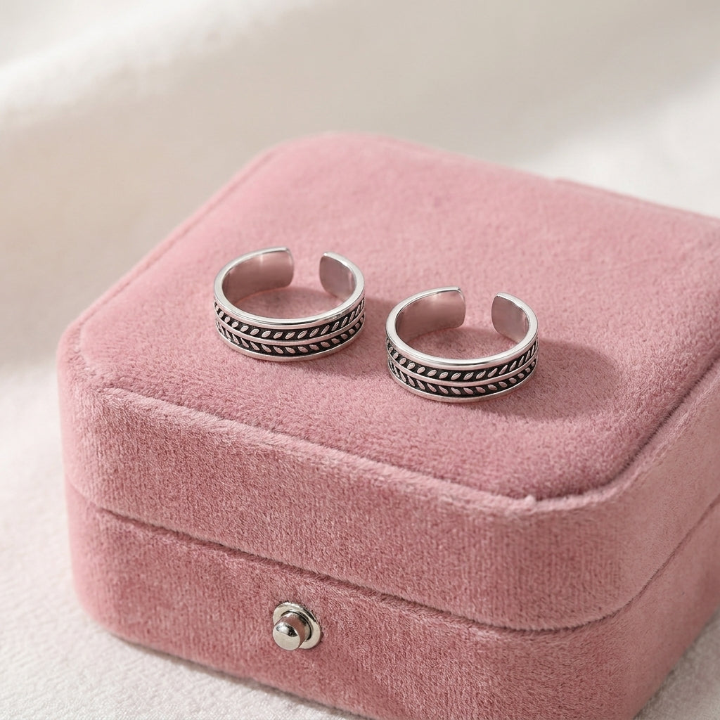 Oxidised Silver Double Rope Toe Rings - close-up detail in 925 sterling silver