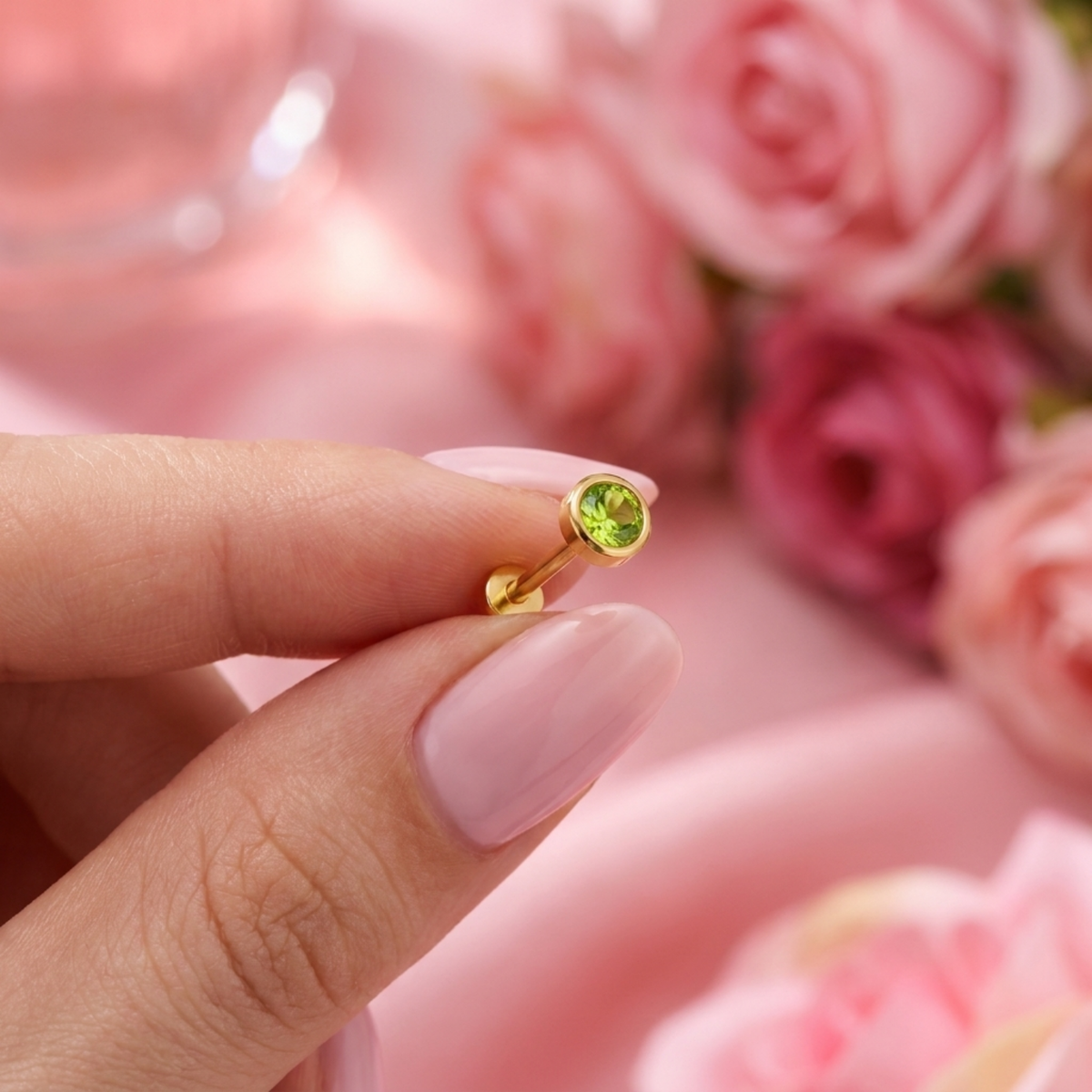 Peridot Round Bezel Nose Pin - close-up detail