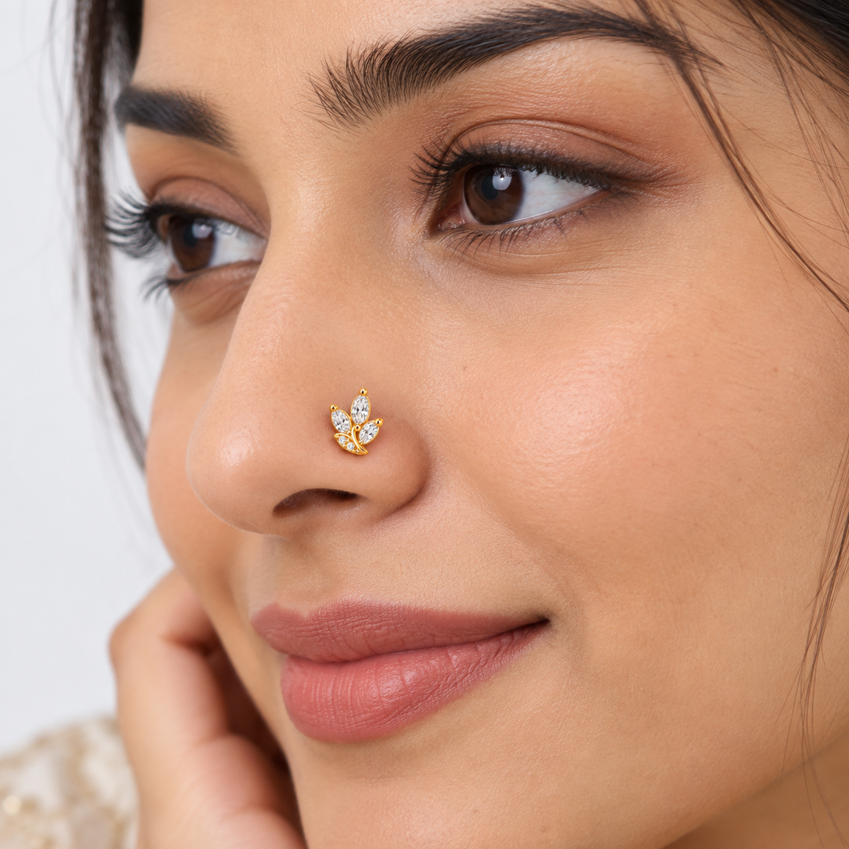Leaf Nose Pin - side view in 925 sterling silver