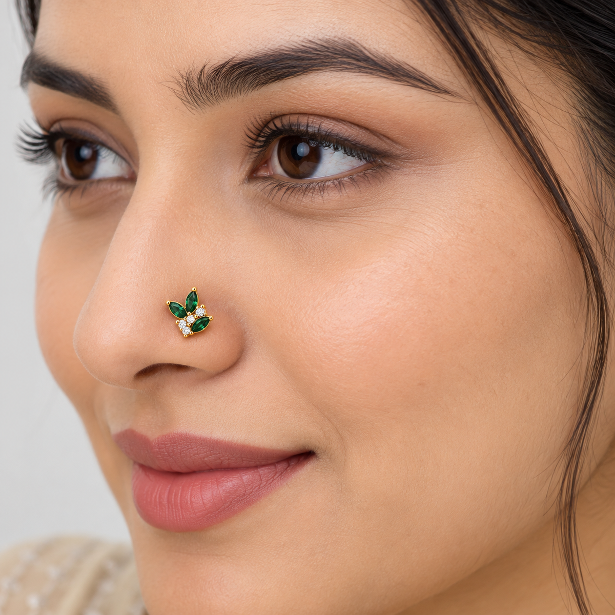 Emerald Green Leaf Nose Pin - side view in 925 sterling silver